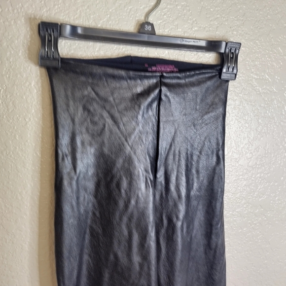 Commando Faux Leather Crop Flare Pants Sz Xs - Picture 3 of 7